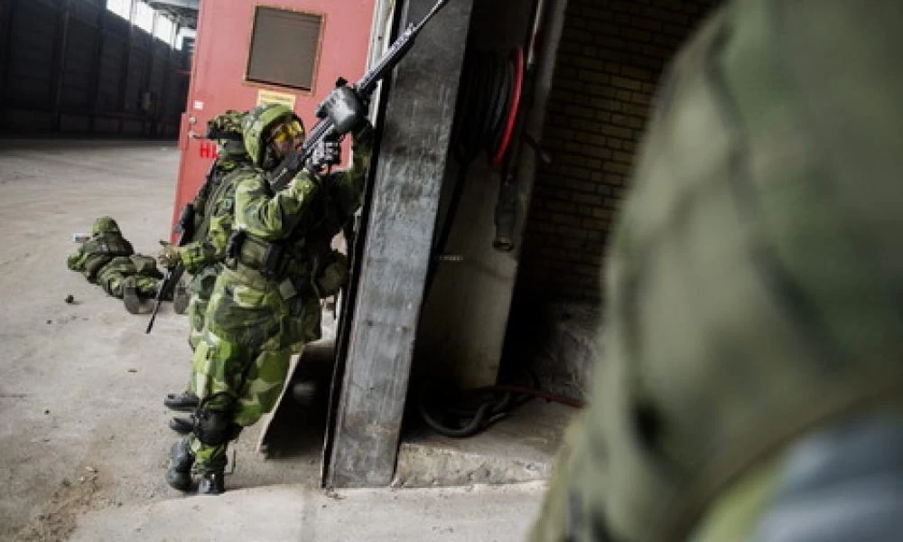 Σουηδία: 8 στους 10 θέλουν τον στρατό ενάντια στο οργανωμένο έγκλημα